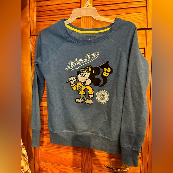 Disney Mickey Mouse scoopneck - Picture 2 of 5